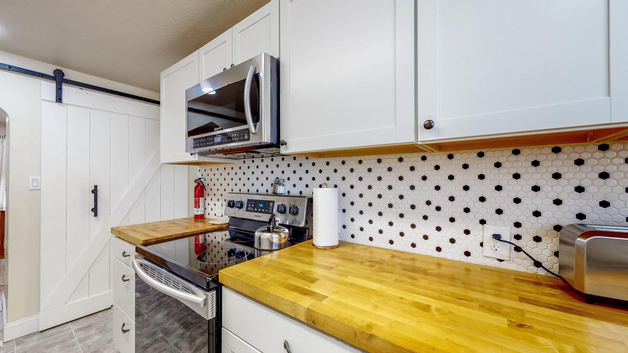 Charming Downtown Bungalow - King Bed, Office Туин-Фолс Экстерьер фото
